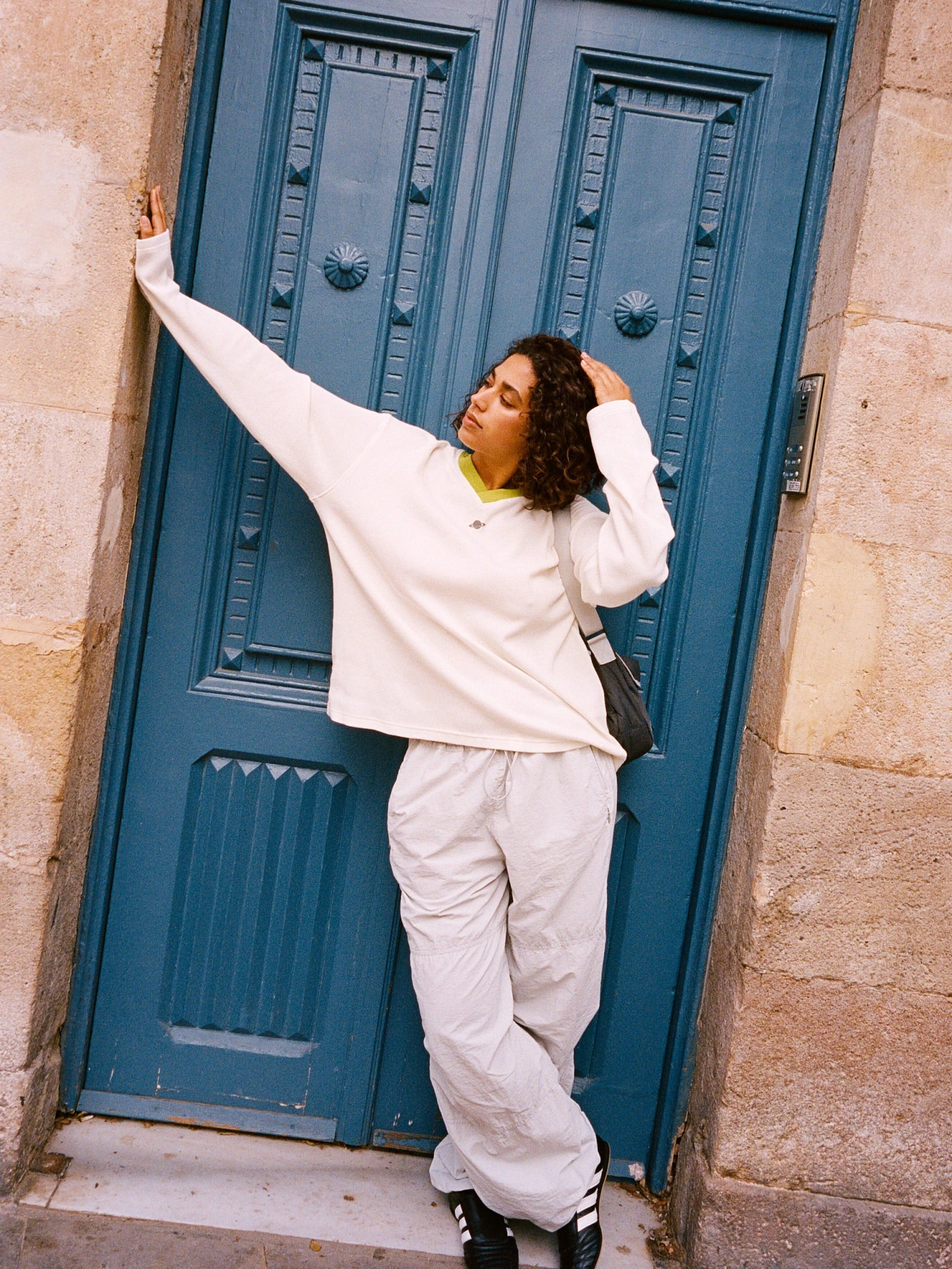 COLLEGE1 V-NECK - Image 3